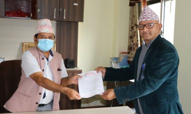 बाढी पिडितको दु:ख मा मलम बन्दै नमोबुद्ध नगरपालिका