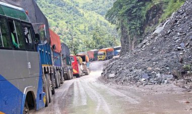 नारायणगढ–मुग्लिन सडकखण्ड गएरातिदेखि अवरुद्ध