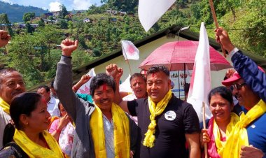 धुलिखेल नगरको घरदैलो कार्यक्रम कै बिच एमालेमा प्रवेश गर्ने को लर्को